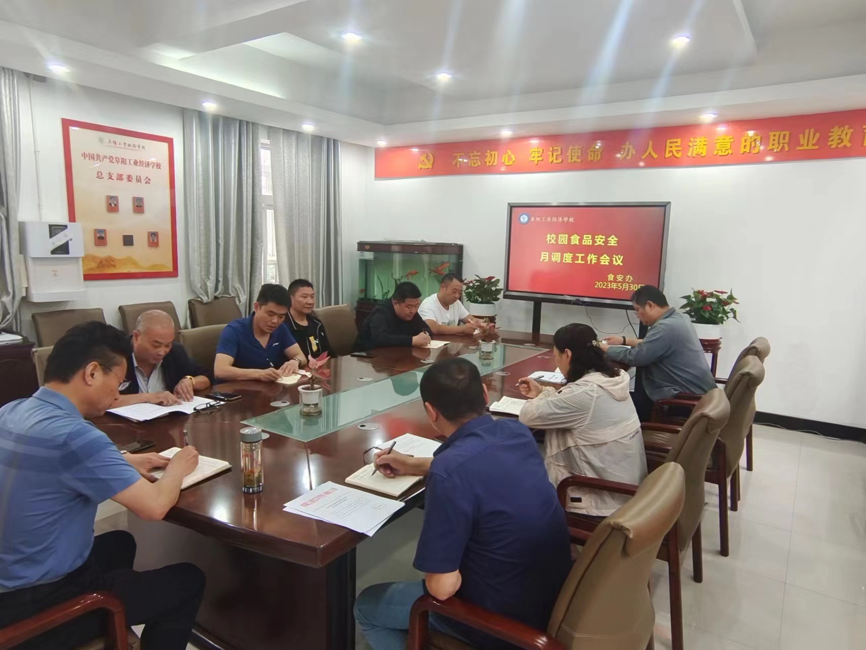 dc438f22febc9215ccdbdaf61057c86.jpg dc438f22febc9215ccdbdaf61057c86.jpg